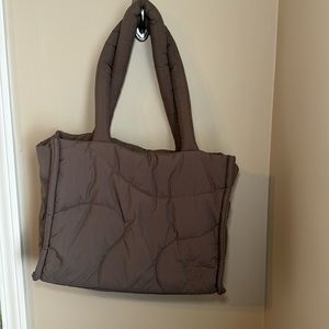 Thirty Years drift tote color sold out